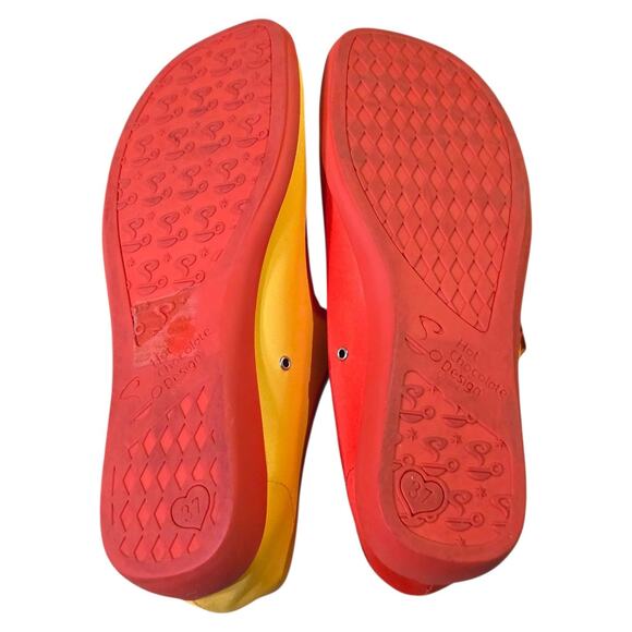 HOT CHOCOLATE DESIGN Chocolaticas Hot Dog Women's Mary Jane Flat Shoes SZ 7 US - Picture 2 of 5